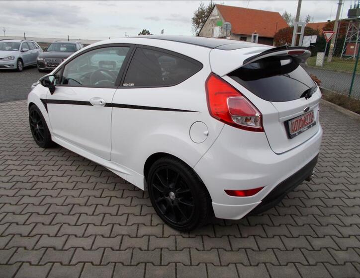 Ford Fiesta 12