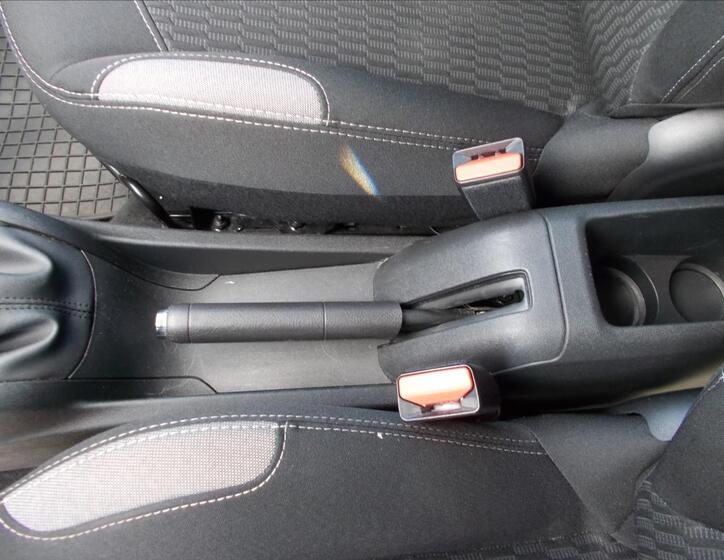 Peugeot 208 23
