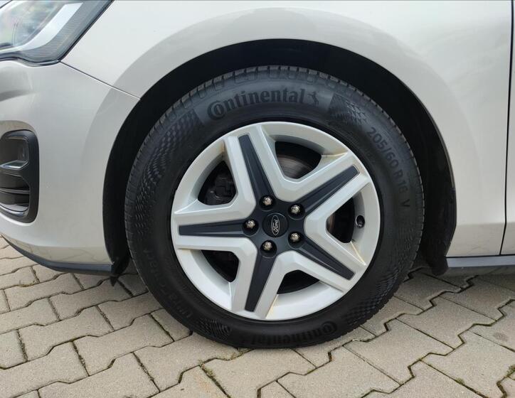 Ford Focus 9