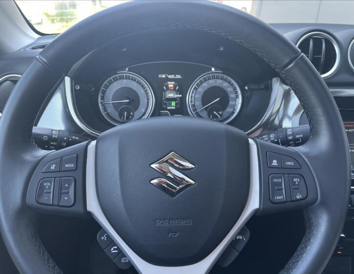 Suzuki Vitara 15