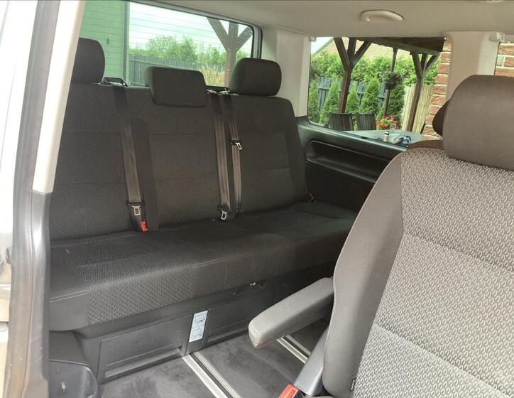 Volkswagen Multivan 12