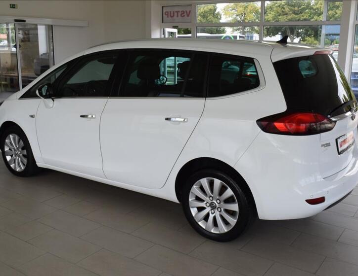 Opel Zafira 8