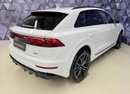 Audi Q8 6