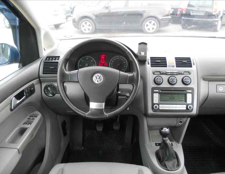 Volkswagen Touran 13