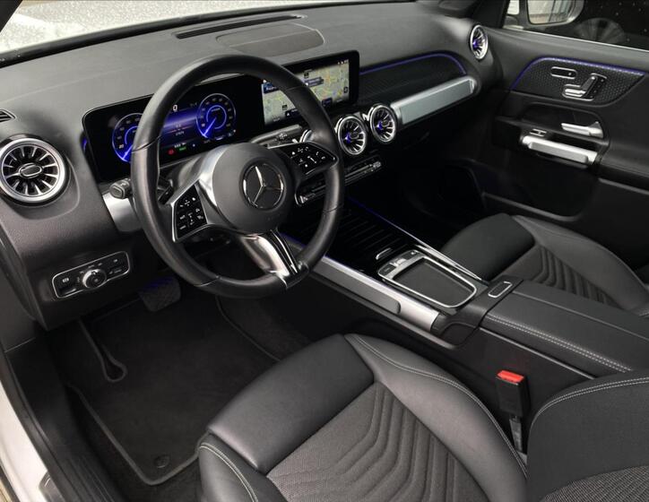 Mercedes-Benz EQB 9
