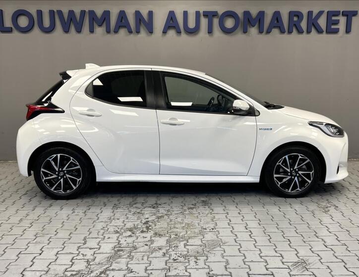 Toyota Yaris 16