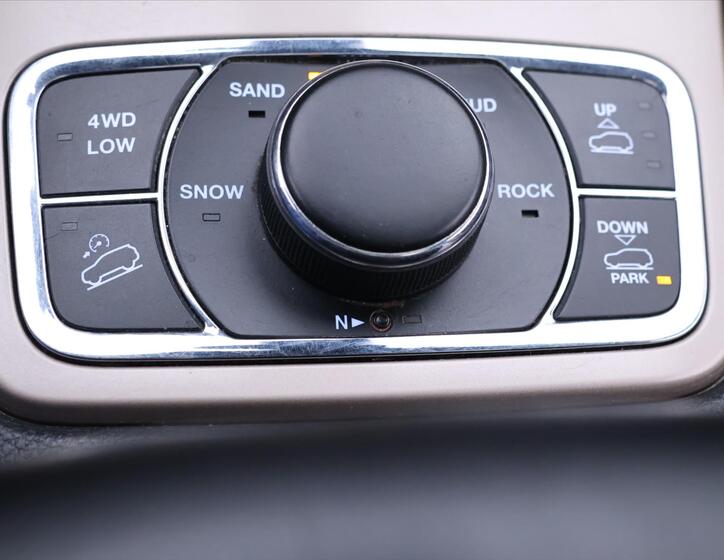 Jeep Grand Cherokee 34
