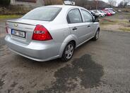 Chevrolet Aveo 4