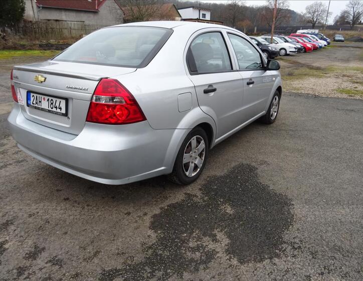 Chevrolet Aveo 4