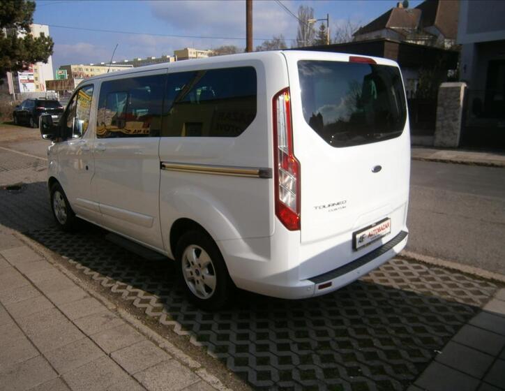 Ford Tourneo Custom 4