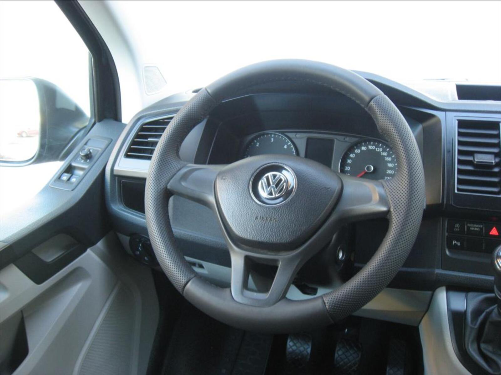 Volkswagen Transporter 24