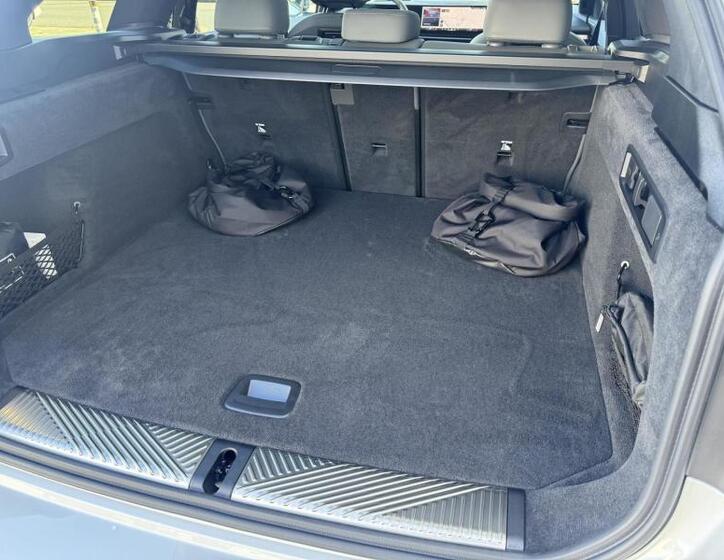 BMW i5 16