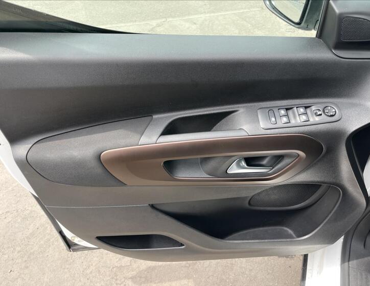 Peugeot Rifter 13