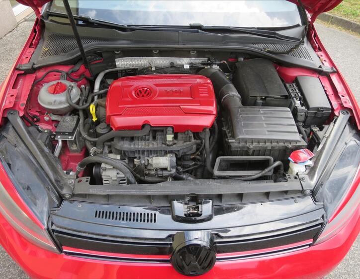 Volkswagen Golf 27