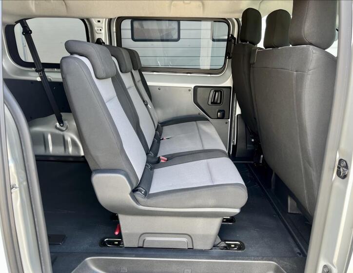 Peugeot Traveller 15