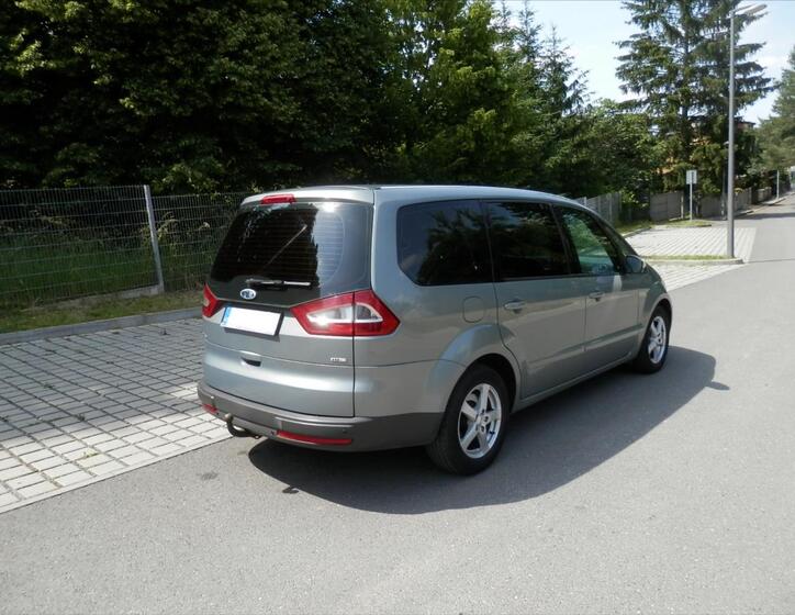 Ford Galaxy 9