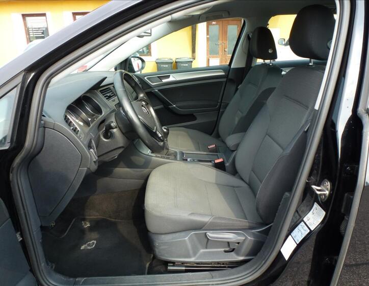 Volkswagen Golf 15