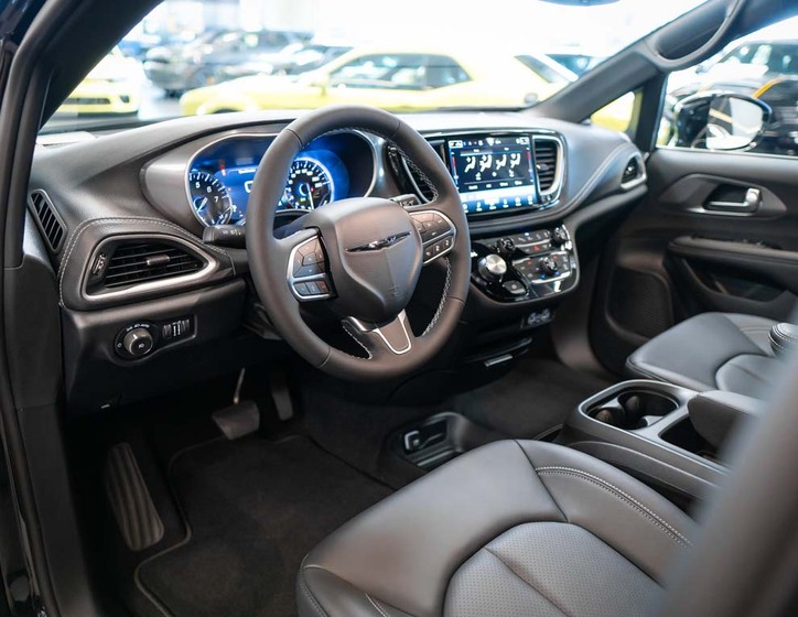 Chrysler Pacifica 13