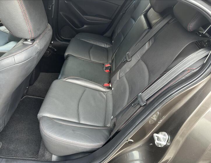 Mazda 3 13