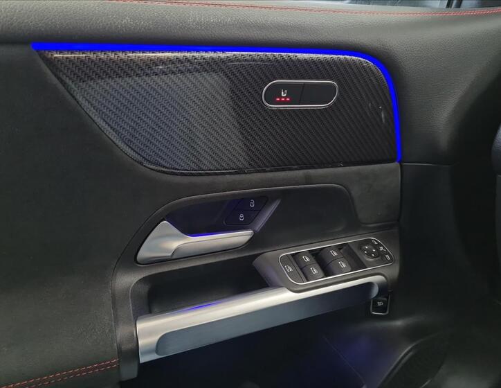 Mercedes-Benz GLB 12