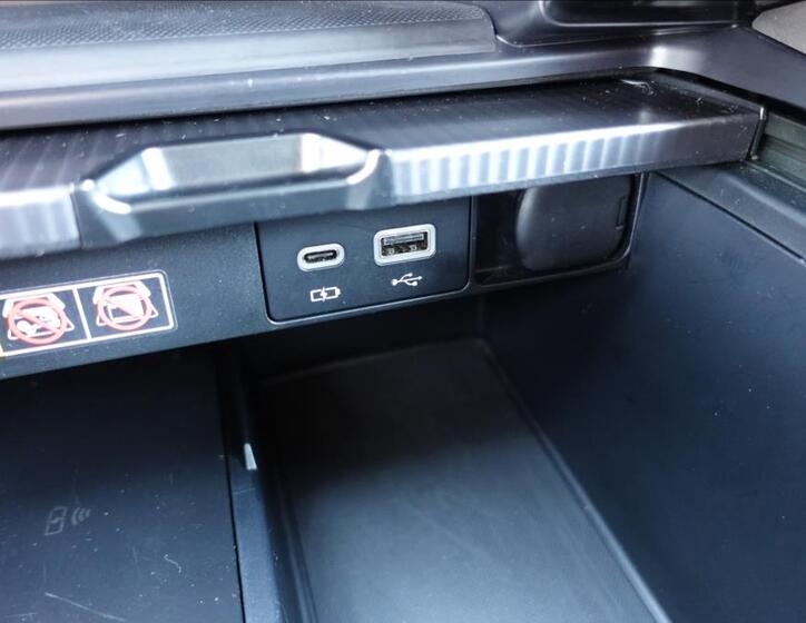 Lexus RX 500h 27