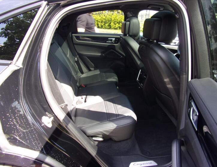 Porsche Cayenne 11