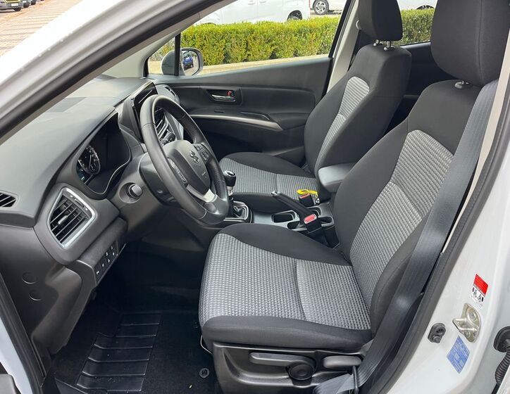Suzuki S-Cross 13