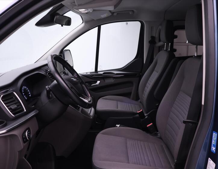 Ford Tourneo Custom 11