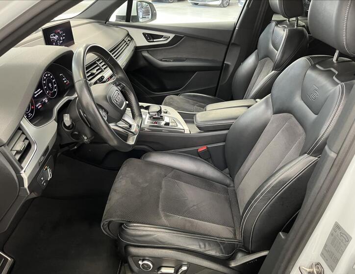 Audi Q7 22