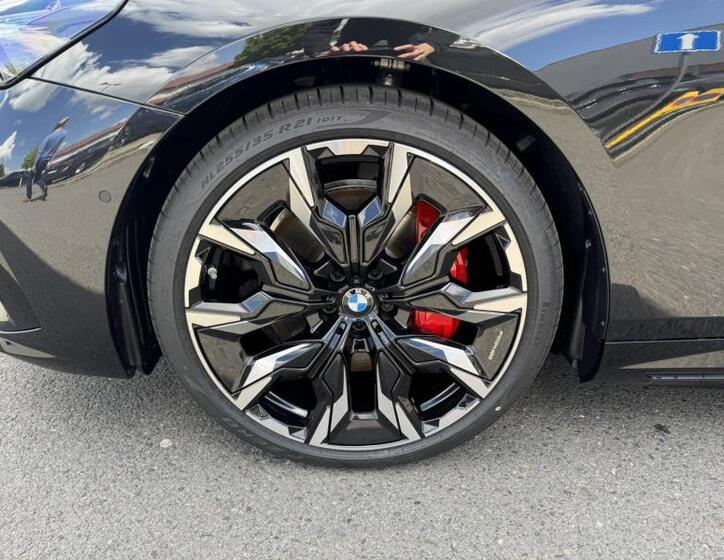 BMW i5 4