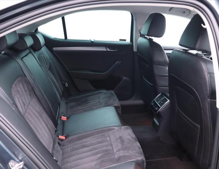 Škoda Superb 13