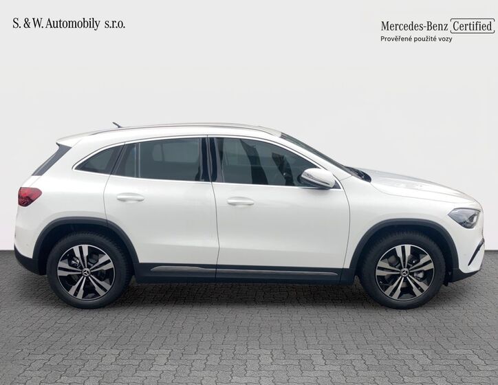Mercedes-Benz GLA 4