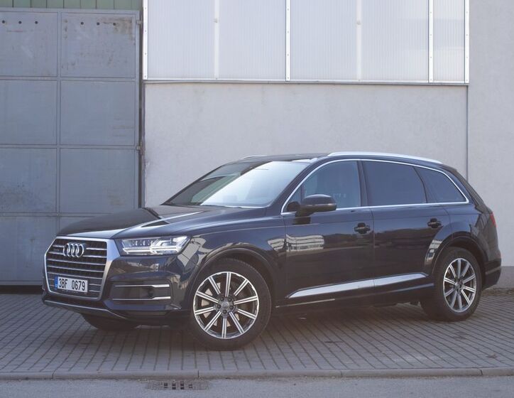 Audi Q7 1