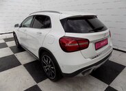 Mercedes-Benz GLA 3