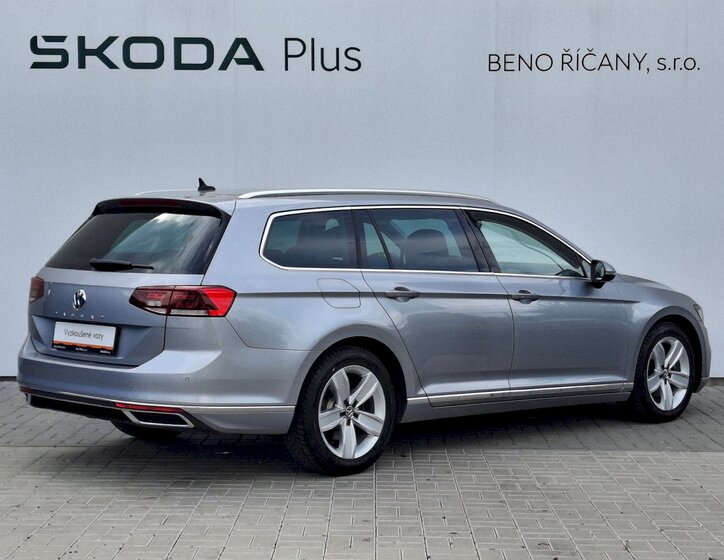 Volkswagen Passat 2