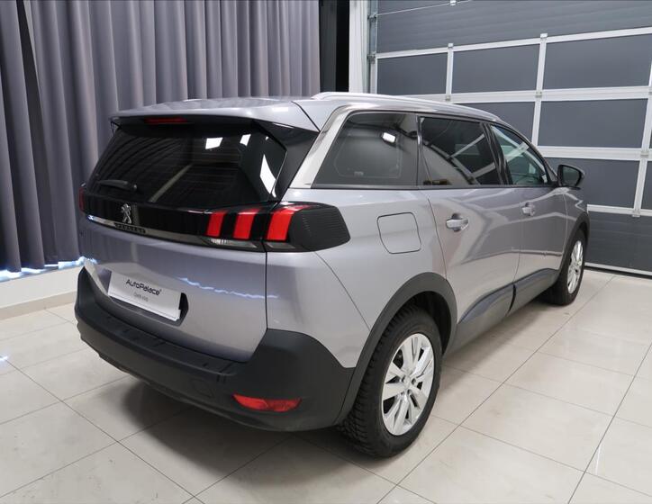 Peugeot 5008 4