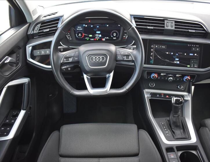 Audi Q3 49