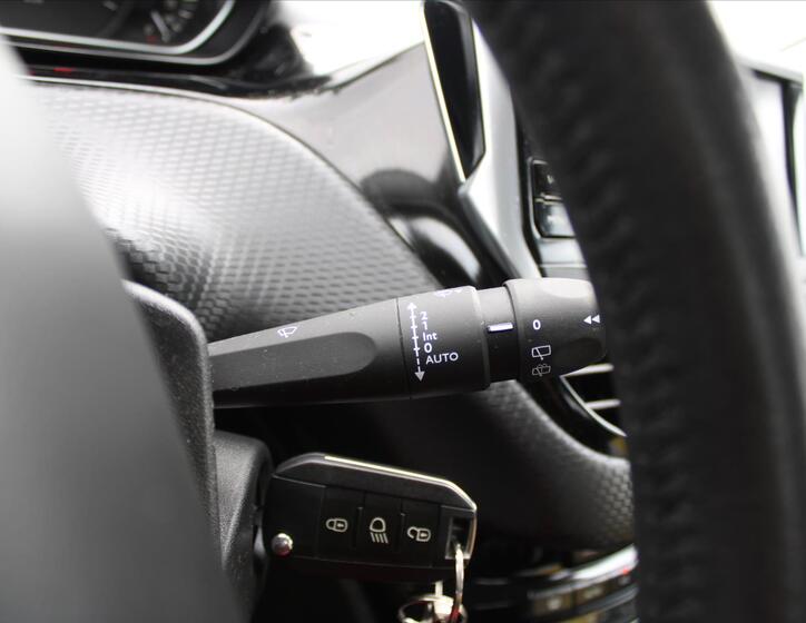 Peugeot 2008 16