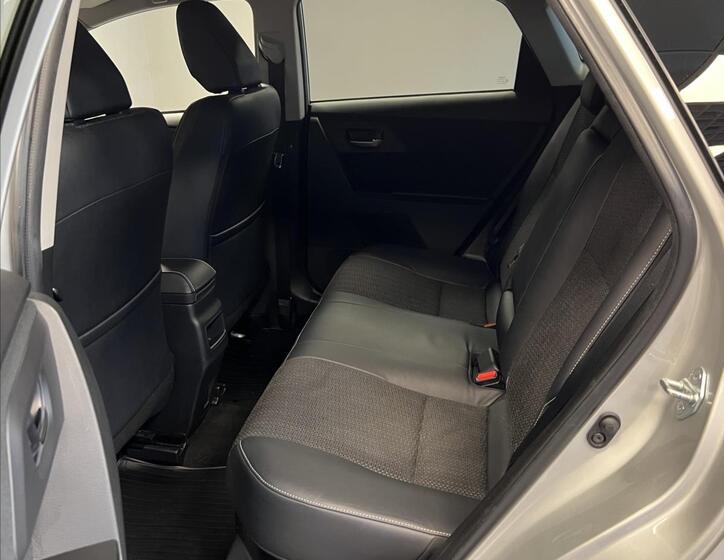 Toyota Auris 11