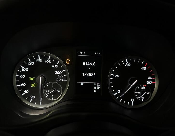 Mercedes-Benz Vito 18