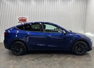 Tesla Model Y 10