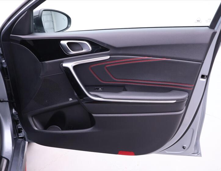 KIA ProCeed 14