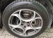 Alfa Romeo Stelvio 36