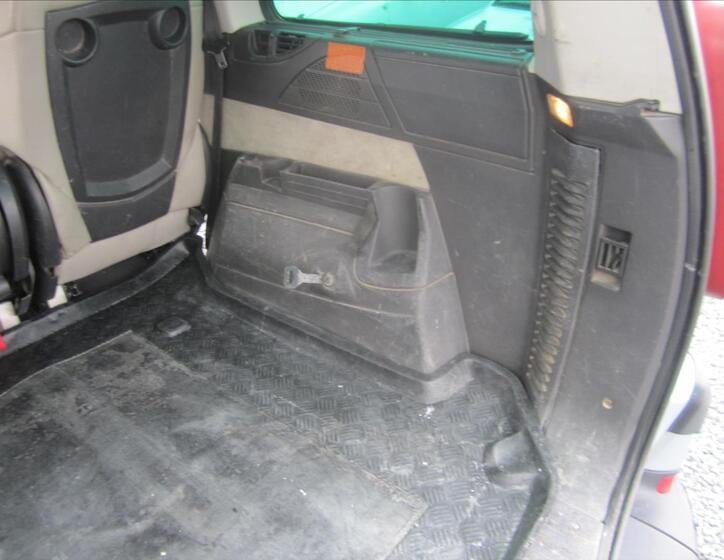 Peugeot 807 32