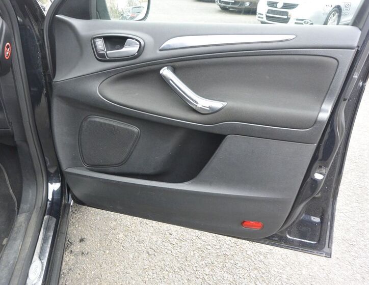 Ford S-MAX 33