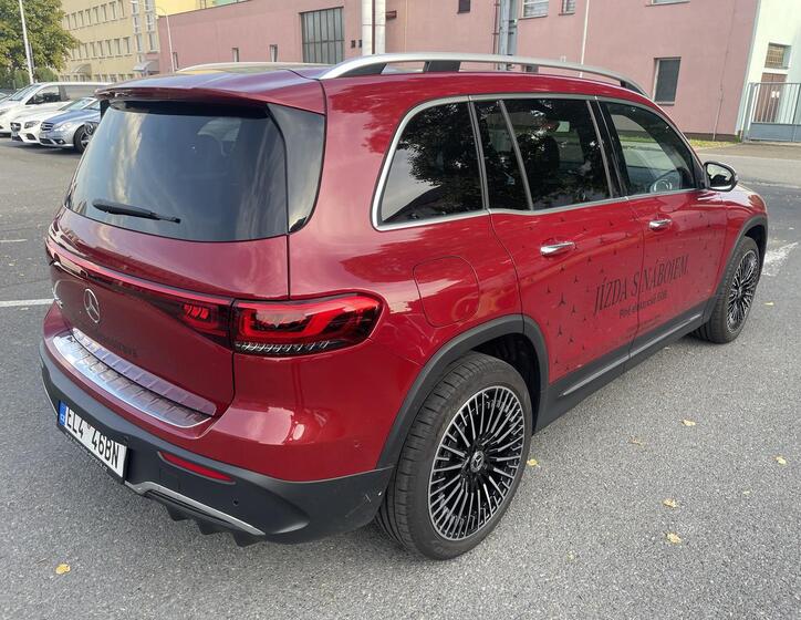 Mercedes-Benz EQB 4