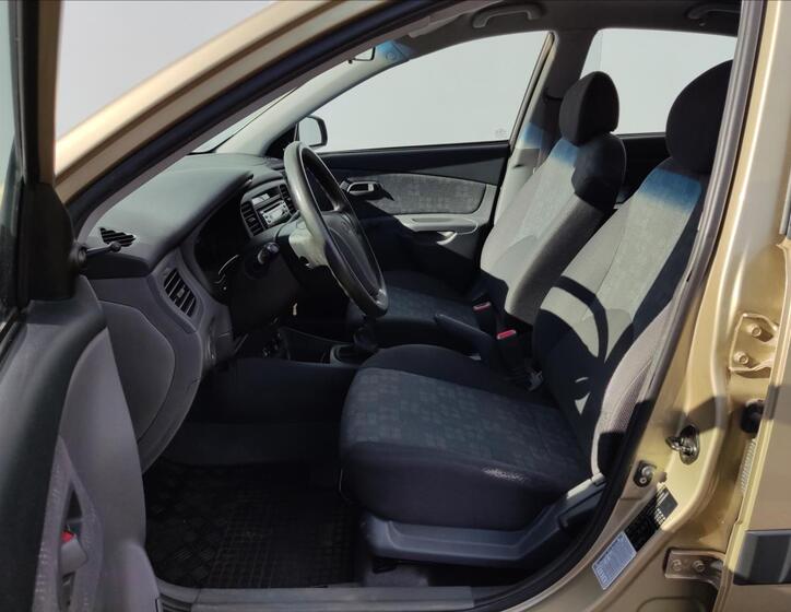 KIA Rio 7