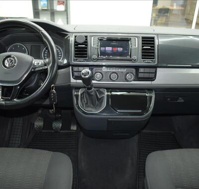 Volkswagen Multivan 15