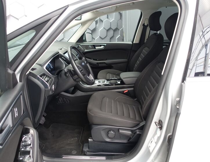 Ford Galaxy 26