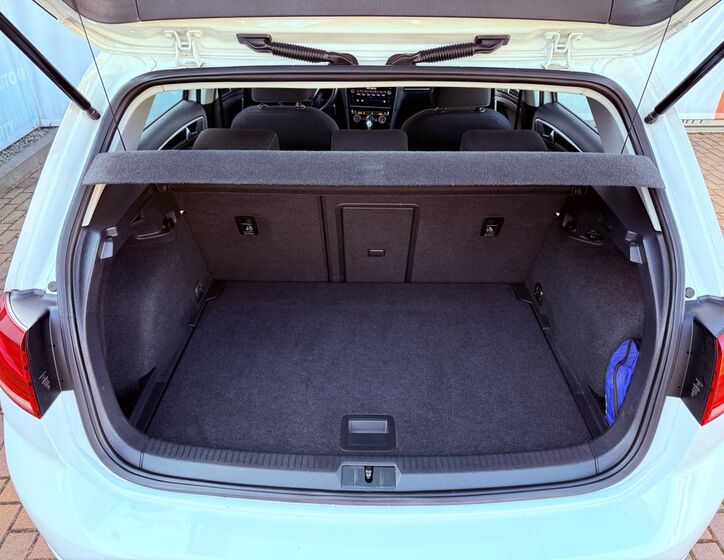 Volkswagen Golf 10